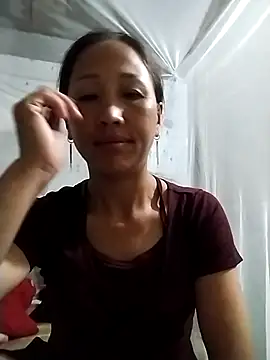 Snapshot of cute_love00 chatting on October 16, 2025, 7:42 am cute love00 online show from October 16, 2025, 7:42 am