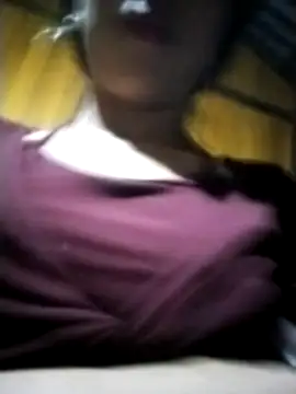 Snapshot of cute_love00 chatting on October 29, 2025, 10:39 am cute love00 online show from October 29, 2025, 10:39 am