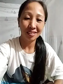 Snapshot of cute_love00 chatting on October 29, 2025, 10:44 pm cute love00 online show from October 29, 2025, 10:44 pm