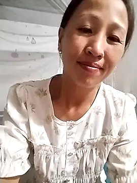 Snapshot of cute_love00 chatting on October 31, 2025, 9:27 pm cute love00 online show from October 31, 2025, 9:27 pm