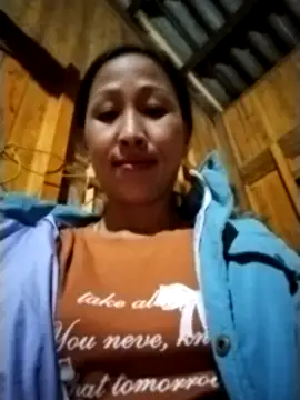 Snapshot of cute_love00 chatting on November 4, 2025, 1:05 am cute love00 online show from November 4, 2025, 1:05 am