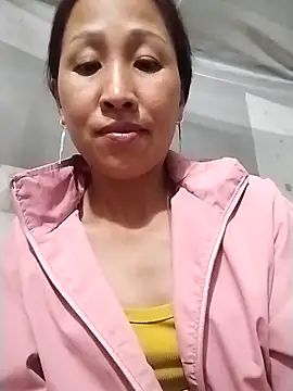 Snapshot of cute_love00 chatting on November 8, 2025, 10:15 am cute love00 online show from November 8, 2025, 10:15 am