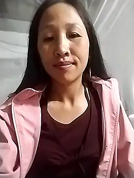 Snapshot of cute_love00 chatting on November 8, 2025, 10:30 pm cute love00 online show from November 8, 2025, 10:30 pm