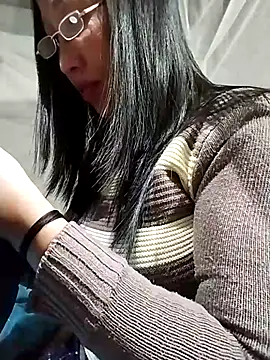 Snapshot of cute_love00 chatting on November 29, 2025, 8:06 am cute love00 online show from November 29, 2025, 8:06 am