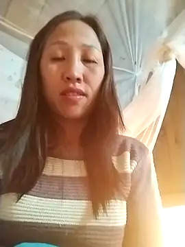 Snapshot of cute_love00 chatting on November 29, 2025, 9:29 pm cute love00 online show from November 29, 2025, 9:29 pm