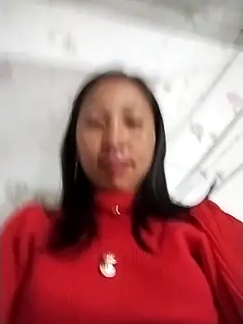 Snapshot of cute_love00 chatting on December 16, 2025, 9:42 pm cute love00 online show from December 16, 2025, 9:42 pm