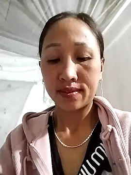 Snapshot of cute_love00 chatting on December 17, 2025, 11:22 pm cute love00 online show from December 17, 2025, 11:22 pm