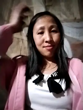 Snapshot of cute_love00 chatting on December 18, 2025, 11:49 am cute love00 online show from December 18, 2025, 11:49 am