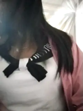 Snapshot of cute_love00 chatting on December 19, 2025, 12:28 am cute love00 online show from December 19, 2025, 12:28 am