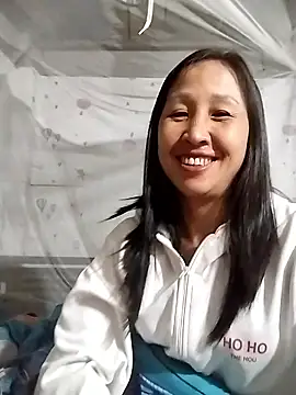 Snapshot of cute_love00 chatting on January 10, 2026, 2:24 am cute love00 online show from January 10, 2026, 2:24 am