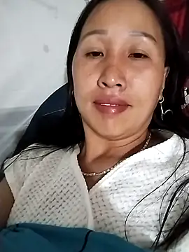 Snapshot of cute_love00 chatting on February 14, 2026, 2:03 pm cute love00 online show from February 14, 2026, 2:03 pm