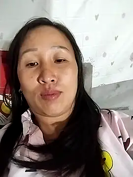 Snapshot of cute_love00 chatting on February 19, 2026, 11:50 am cute love00 online show from February 19, 2026, 11:50 am