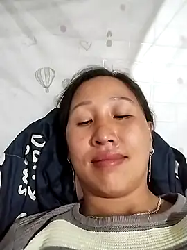 Snapshot of cute_love00 chatting on February 20, 2026, 7:21 am cute love00 online show from February 20, 2026, 7:21 am