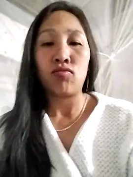 Snapshot of cute_love00 chatting on February 22, 2026, 2:15 pm cute love00 online show from February 22, 2026, 2:15 pm