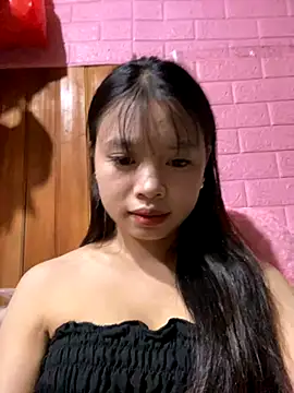 Snapshot of LunaBerry18 chatting on October 2, 2025, 12:56 pm LunaBerry18 online show from October 2, 2025, 12:56 pm