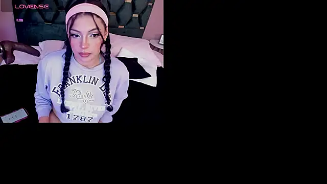 Snapshot of Micki__ chatting on October 30, 2025, 11:55 am Micki online show from October 30, 2025, 11:55 am