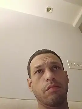 Snapshot of Andrez5041 chatting on November 20, 2025, 6:35 am Andrez5041 online show from November 20, 2025, 6:35 am