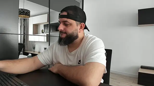 Snapshot of DravenPeak chatting on November 6, 2025, 10:49 am DravenPeak online show from November 6, 2025, 10:49 am