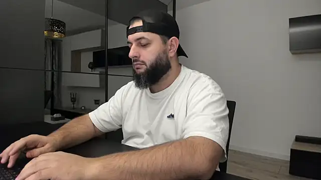 Snapshot of DravenPeak chatting on November 9, 2025, 1:59 am DravenPeak online show from November 9, 2025, 1:59 am