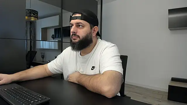 Snapshot of DravenPeak chatting on November 17, 2025, 2:01 pm DravenPeak online show from November 17, 2025, 2:01 pm