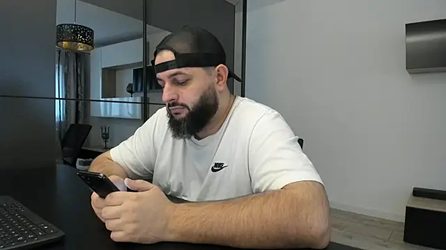 Snapshot of DravenPeak chatting on November 19, 2025, 12:05 pm DravenPeak online show from November 19, 2025, 12:05 pm