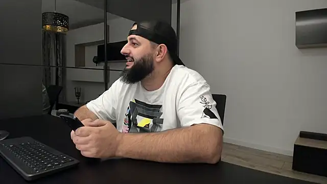 Snapshot of DravenPeak chatting on November 23, 2025, 10:53 pm DravenPeak online show from November 23, 2025, 10:53 pm