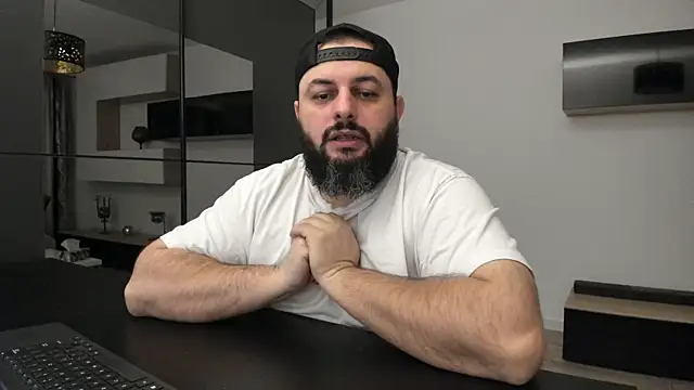 Snapshot of DravenPeak chatting on December 13, 2025, 7:53 pm DravenPeak online show from December 13, 2025, 7:53 pm