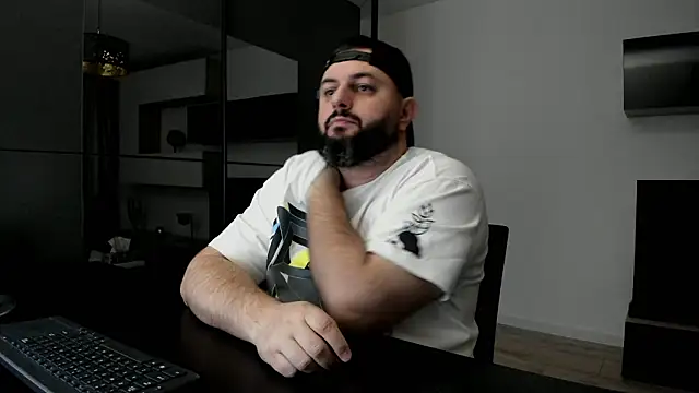 Snapshot of DravenPeak chatting on March 10, 2026, 6:02 pm DravenPeak online show from March 10, 2026, 6:02 pm