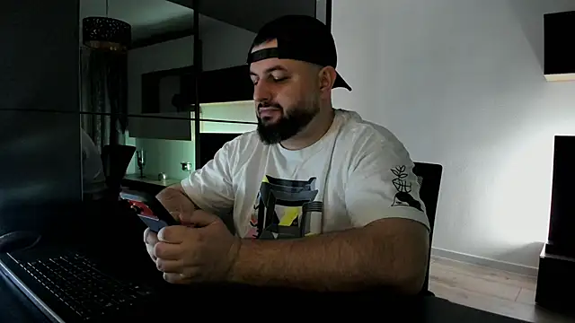 Snapshot of DravenPeak chatting on March 20, 2026, 8:03 pm DravenPeak online show from March 20, 2026, 8:03 pm