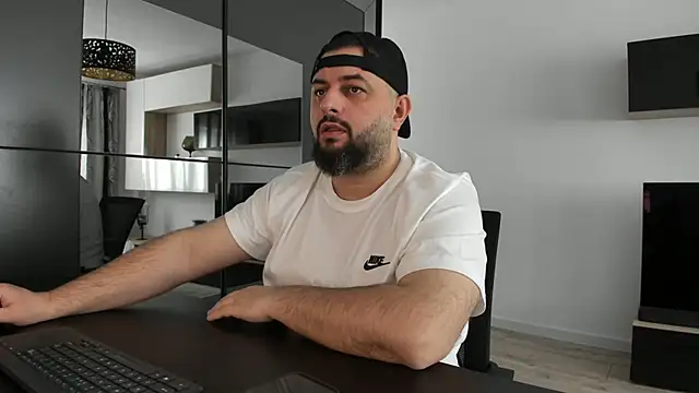 Snapshot of DravenPeak chatting on April 1, 2026, 9:21 am DravenPeak online show from April 1, 2026, 9:21 am