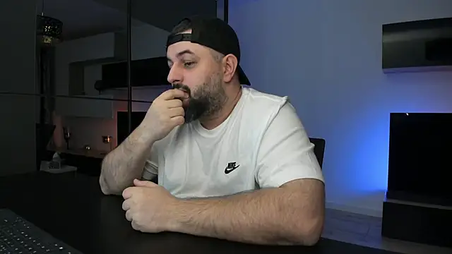 Snapshot of DravenPeak chatting on April 4, 2026, 5:54 pm DravenPeak online show from April 4, 2026, 5:54 pm