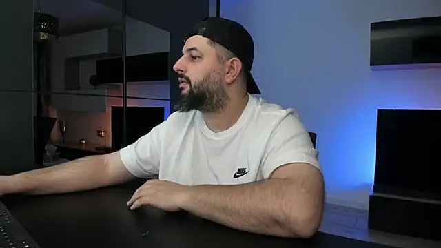 Snapshot of DravenPeak chatting on April 9, 2026, 12:54 am DravenPeak online show from April 9, 2026, 12:54 am