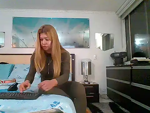 Mirianzapata 1 online show from October 31, 2025, 6:47 am