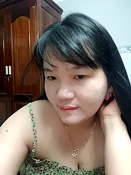  Babyrose  online show from September 15, 2025, 4:07 pm