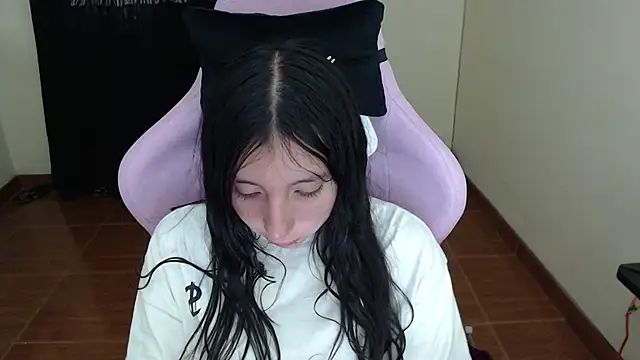 ScarlettShirahoshi online show from September 14, 2025, 7:57 pm