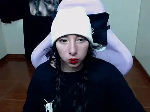 ScarlettShirahoshi online show from November 7, 2025, 9:15 pm