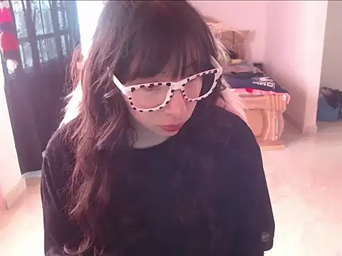 ScarlettShirahoshi online show from February 19, 2026, 5:31 pm