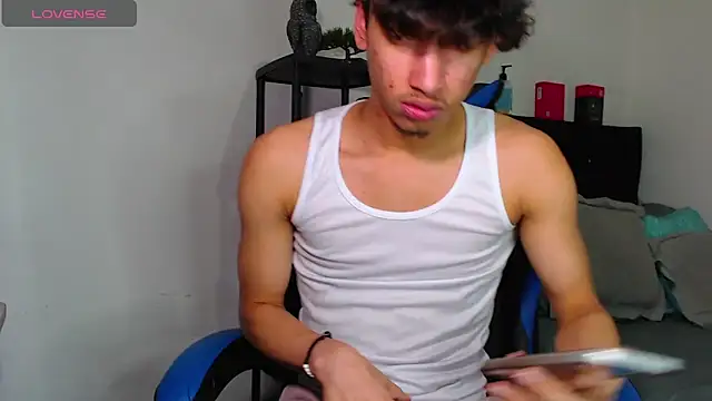 Gael Jones online show from November 23, 2025, 12:43 am