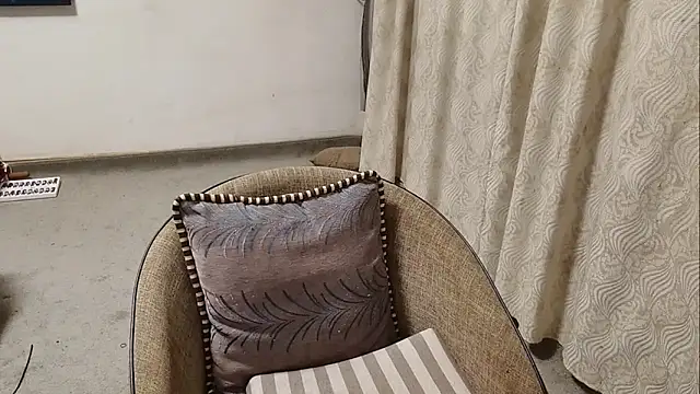 Snapshot of Shi_luo2025 chatting on September 17, 2025, 3:46 pm Shi luo2025 online show from September 17, 2025, 3:46 pm