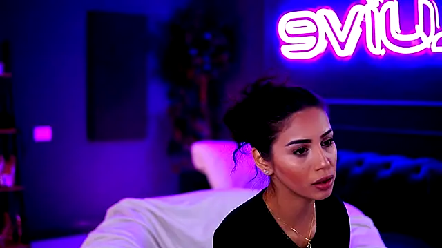 SiennaRuh online show from November 19, 2025, 11:43 am