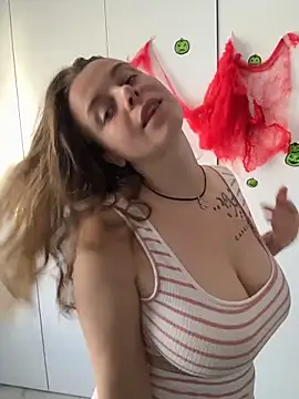 TenderLaGlamor online show from October 30, 2025, 1:12 pm