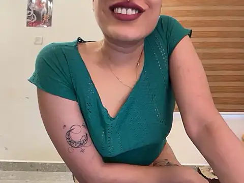 Snapshot of LucytheDevilQueen chatting on December 18, 2025, 2:50 am LucytheDevilQueen online show from December 18, 2025, 2:50 am