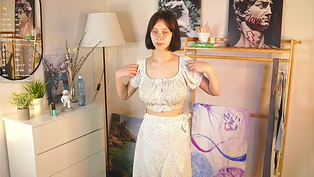 SuzanneHowse online show from September 9, 2025, 7:19 am