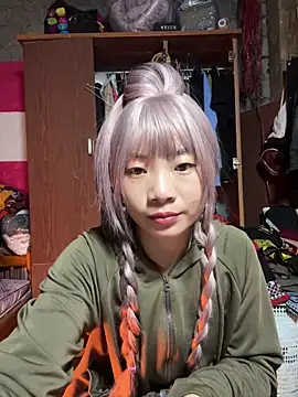 AAANINE22 online show from September 8, 2025, 3:11 pm