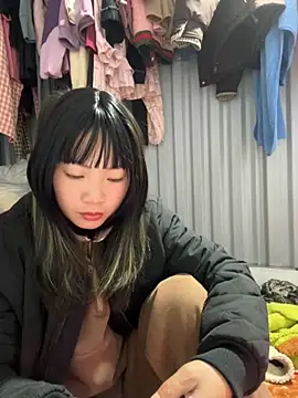 AAANINE22 online show from November 25, 2025, 9:53 am