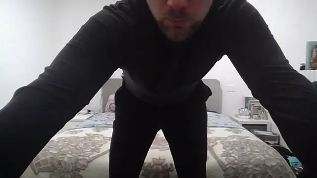 Snapshot of mrlyuis chatting on February 11, 2026, 7:19 pm mrlyuis online show from February 11, 2026, 7:19 pm