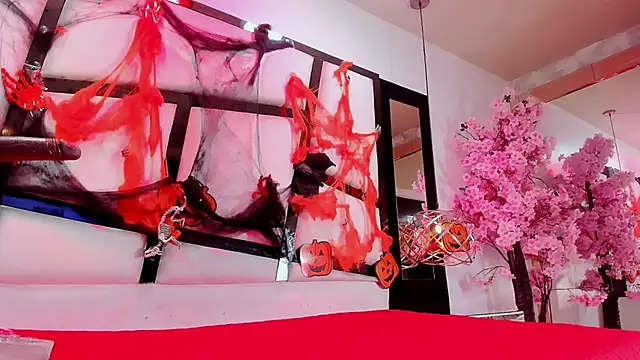 Snapshot of TessaCooper1 chatting on October 26, 2025, 8:04 pm TessaCooper1 online show from October 26, 2025, 8:04 pm