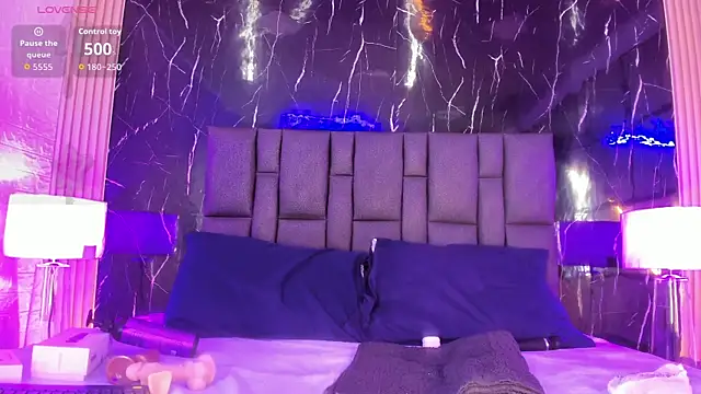 Snapshot of BustyGlow chatting on March 19, 2026, 9:46 am BustyGlow online show from March 19, 2026, 9:46 am