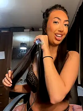 Snapshot of Miss_lunaxx chatting on November 27, 2025, 5:15 pm Miss lunaxx online show from November 27, 2025, 5:15 pm