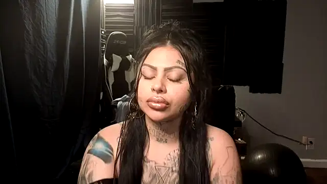 chicanachic13 online show from October 30, 2025, 6:26 am